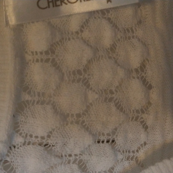 White sweater - Picture 2 of 3